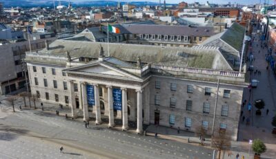 Vista aérea de la Oficina General de Correos (GPO) de Dublín - © Irish Drone Photography