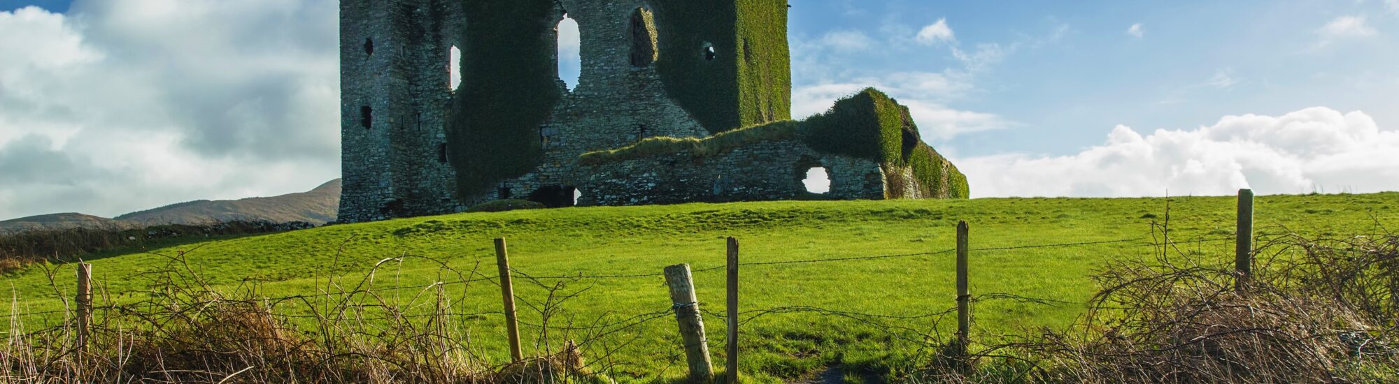 Por qué los castillos irlandeses caen en ruinas