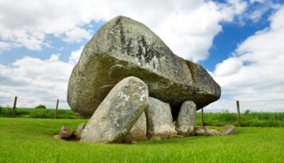 Dolmen de Brownshill - © MNStudio