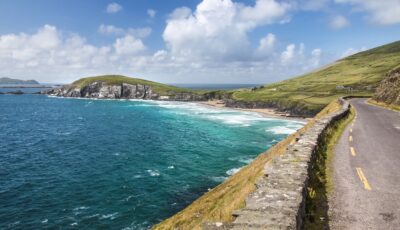 La carretera panorámica Slea Head Drive en la península de Dingle - © cmfotoworks