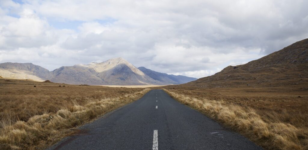 Alquilar un coche en Irlanda: lo que todo viajero debe saber