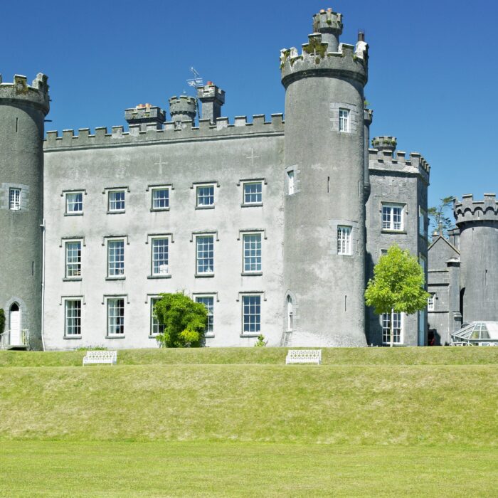 El Castillo de Tullynally 3 Tullynally Castle - © Richard Semik