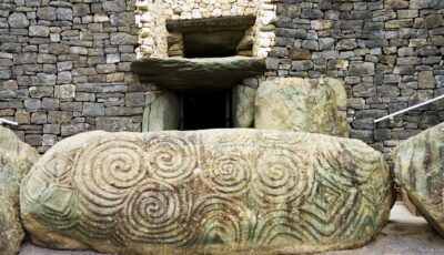 Entrada a Newgrange - © UnaPhoto