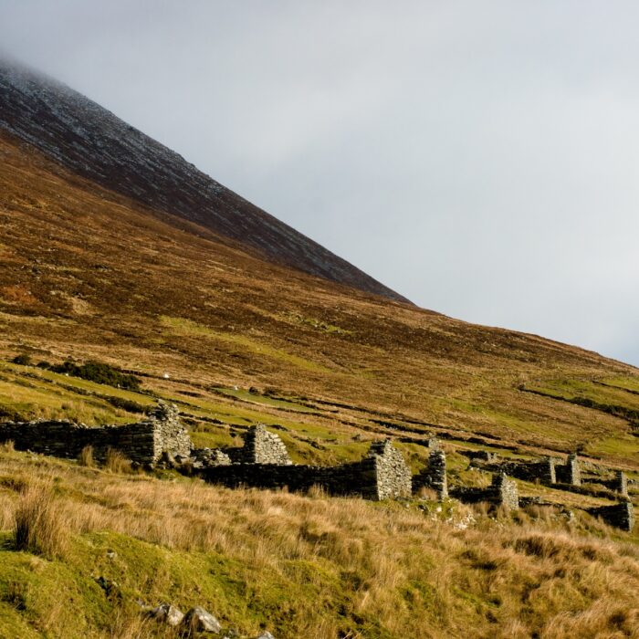 El pueblo de Slievemore - Guanatos Gwyn - cc