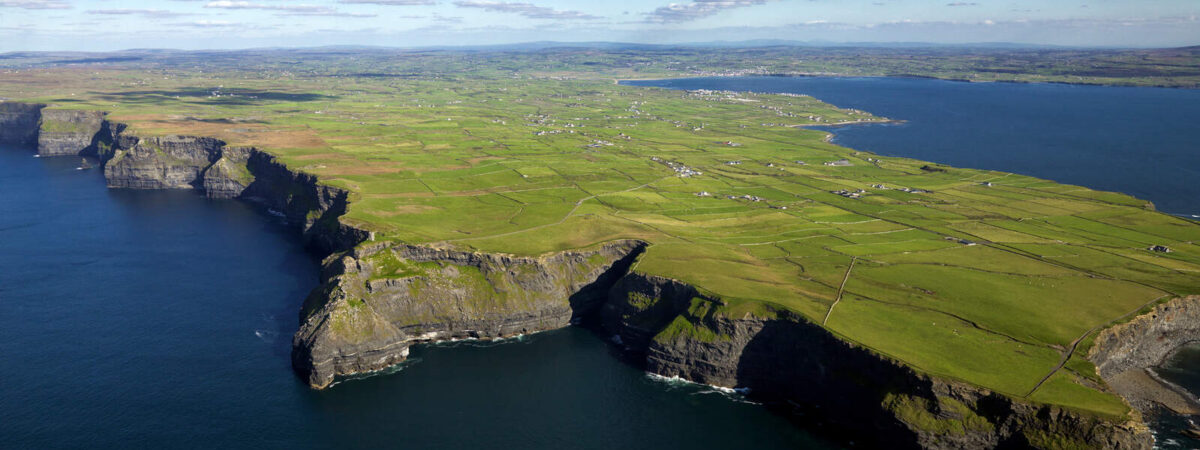 Los acantilados de Moher - © Chris Hill Photographic 2007 +44(0) 2890 245038