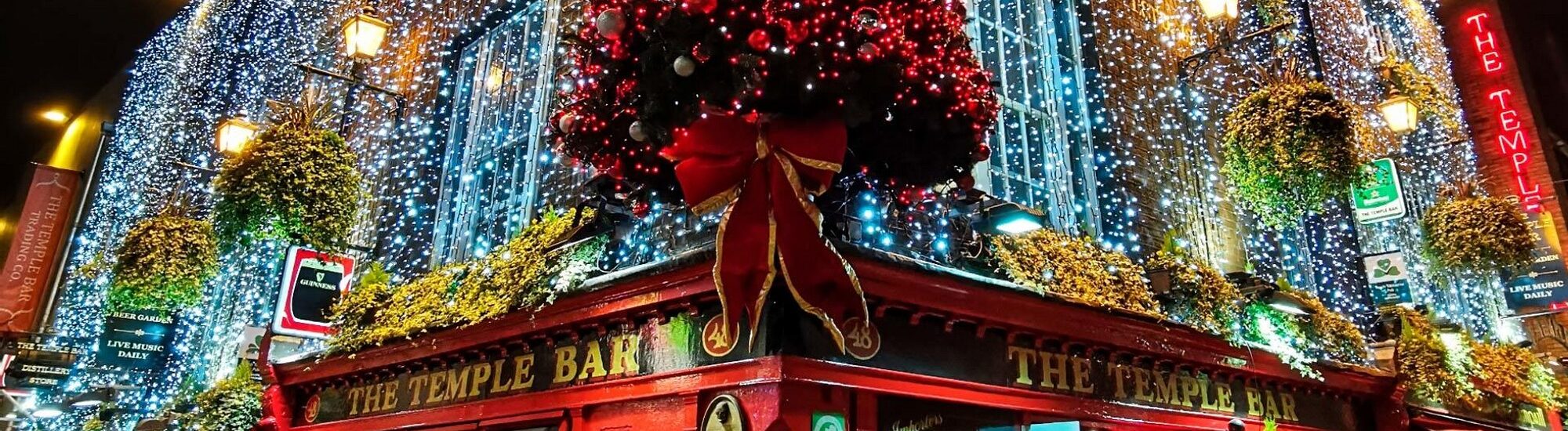Luces y adornos navideños de Dublín