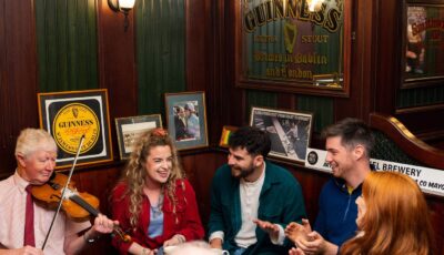 Un pub irlandés - © Failte Ireland
