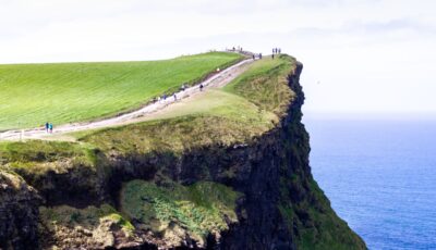 Paseo costero por los acantilados de Moher - © Dimitry Anikin - Pexels