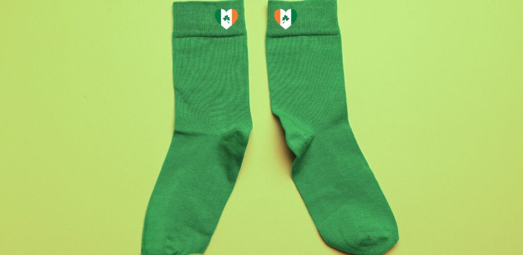 Los calcetines verdes reglamentarios serán obligatorios los días de lluvia en Irlanda a partir de hoy - Ir a Ireland.com