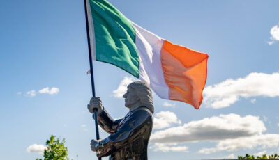 Estatua de Bobby Sands - @PolDeBuitleir (X)