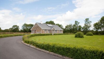 Inviting 4-Bed House in Strokestown