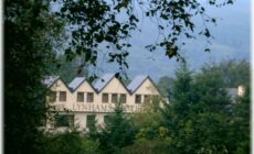 Lynhams Hotel