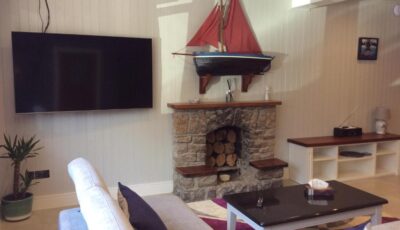 Roundstone Retreats Quayside luxury apt