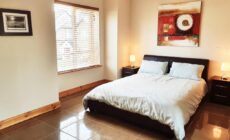 Seaview Apt in Buncrana with balcony