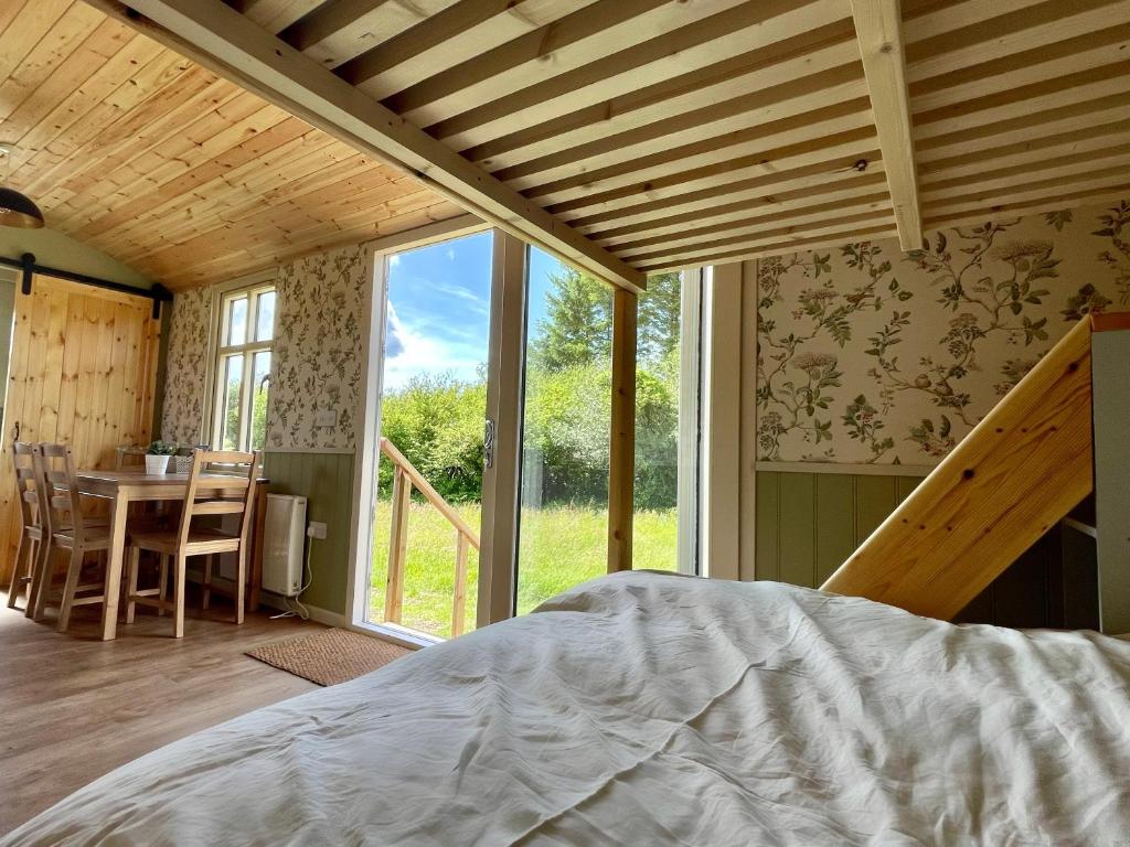 Stepping Stones Glamping ‘the olive’