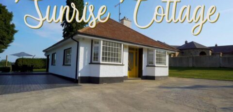 Sunrise Cottage on shores off Lough Gowna