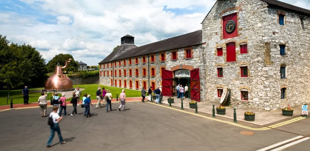 ¿Por qué Midleton es considerada la cuna del whiskey irlandés?
