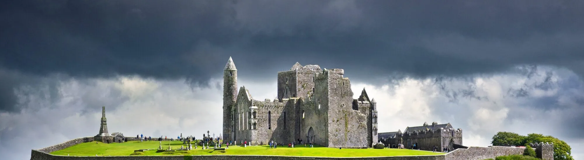 Le Rock of Cashel - © Petair