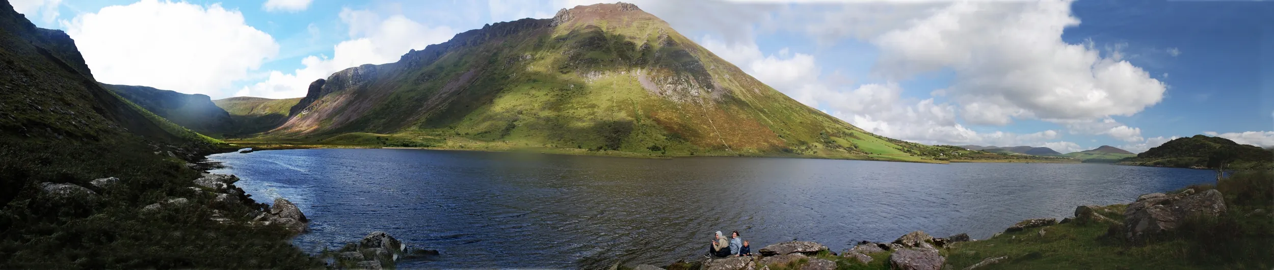 L'Annascaul Lake - Chris Taylor - cc