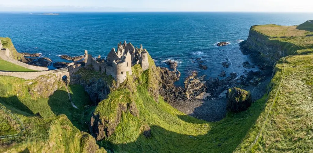 Cómo organizar un viaje combinado Francia-Irlanda sin arruinarse