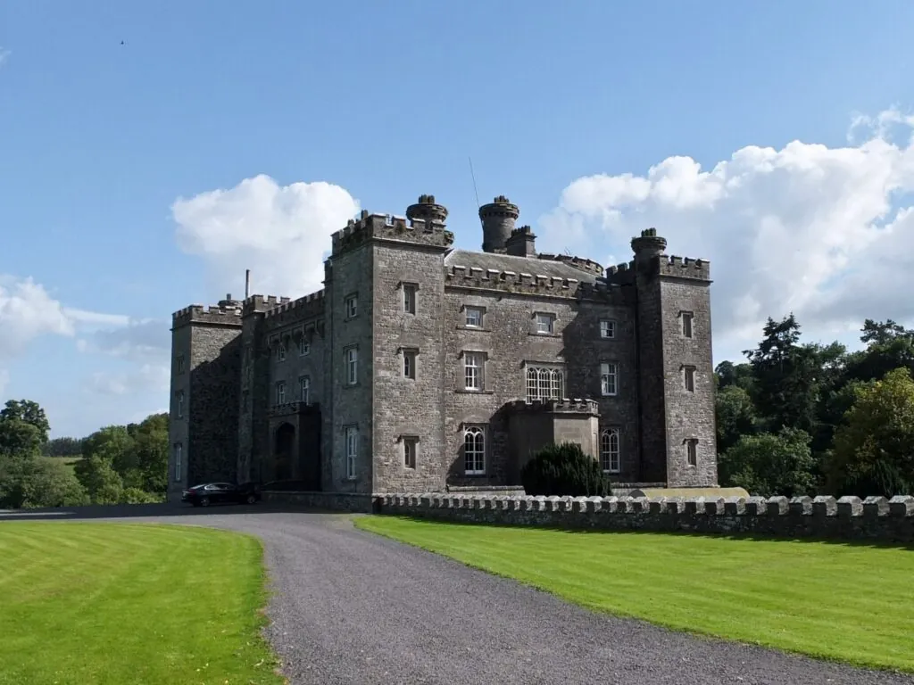 Slane castle - Dave Gunn - cc