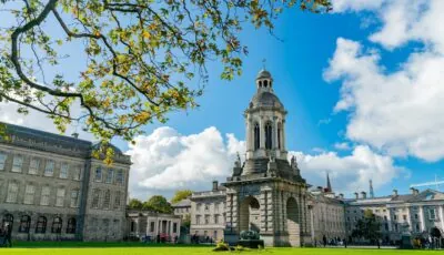 Trinity College 1 Trinity College Dublin y los edificios históricos de Front Square
