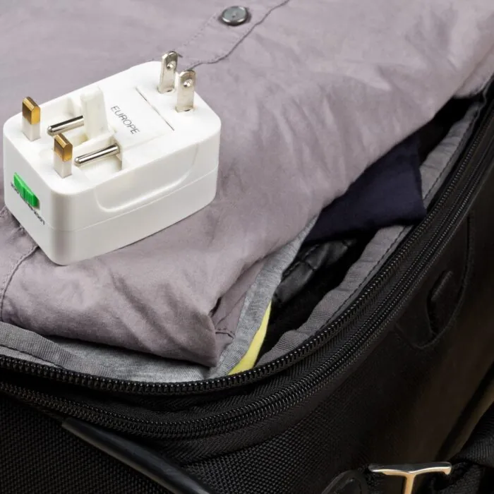 Un adapateur de prise électrique pour l'Irlande - © Shawn Hempelll
