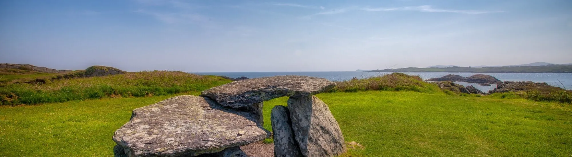 El Dolmen Altar Wedge