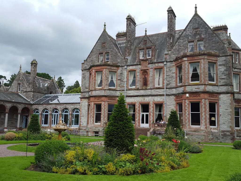 castle leslie