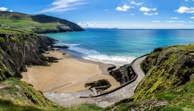 Coumeenoole Beach 1 Coumeenoole Beach en la península de Dingle — Dimitris Panas — Shutterstock