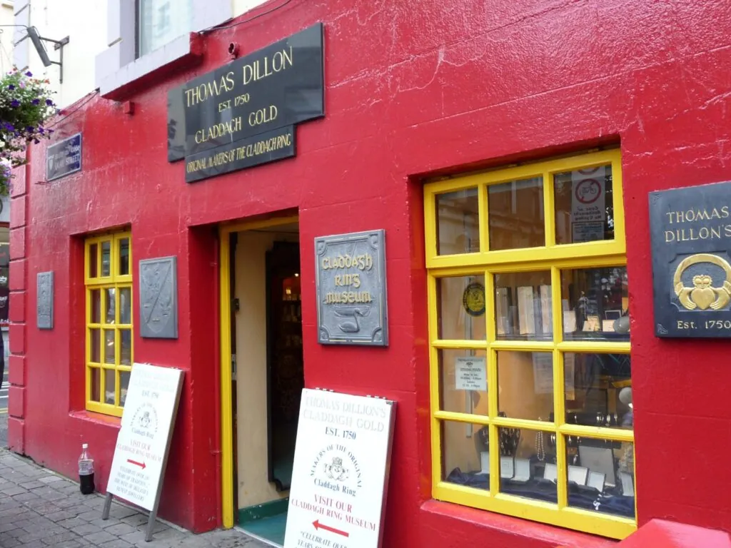 claddagh ring museum scaled