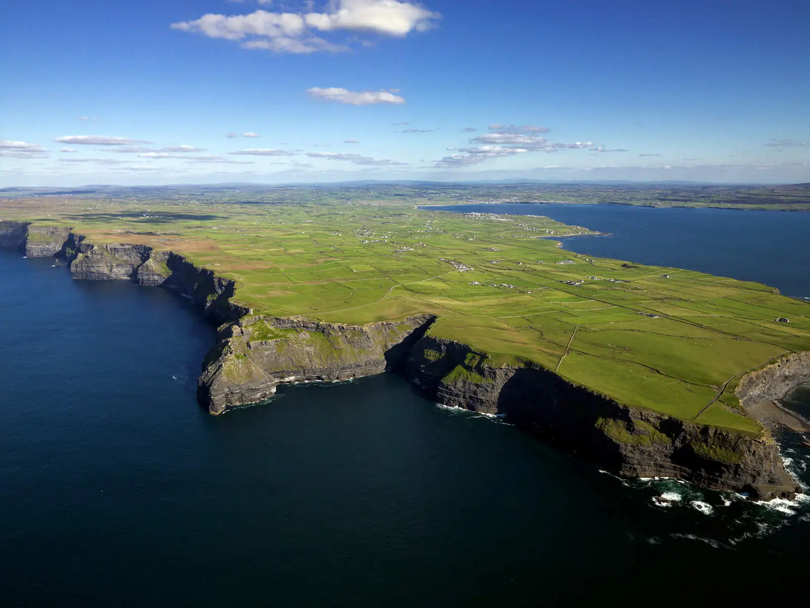 Los acantilados de Moher - © Chris Hill Photographic 2007 +44(0) 2890 245038