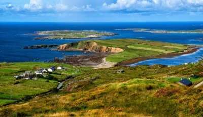 La Sky Road 1 Vista panorámica desde la Sky Road cerca de Clifden, en Connemara