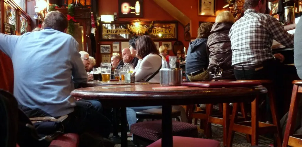 COVID-19: Irlanda retrasa su fase 4 y aplaza la reapertura de sus irish pubs