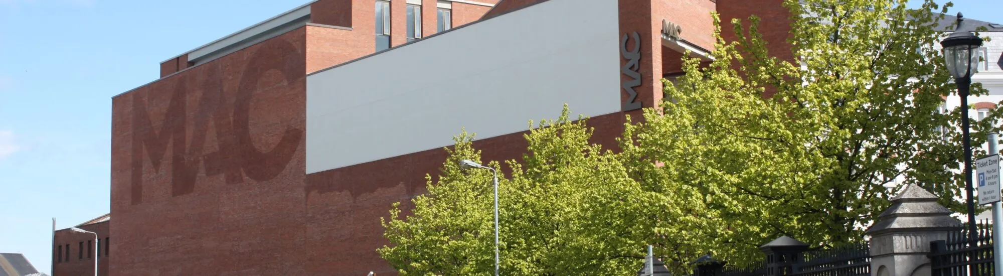 El Metropolitan Arts Centre (MAC) de Belfast