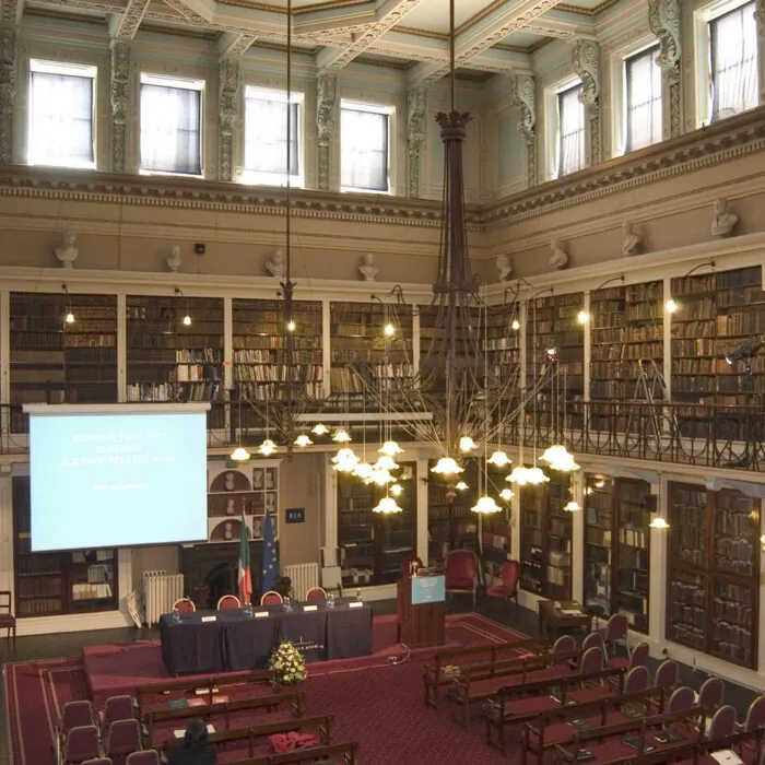 The Royal Irish Academy 7 Salle de la Royal Irish Academy - KarenRIA - cc