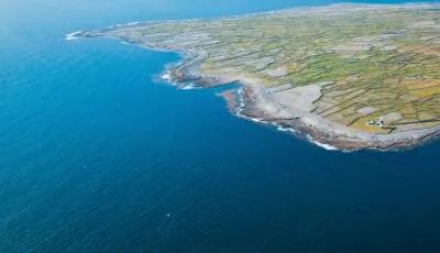 Inisheer, una de las islas de Aran asociadas al jersey irlandés tradicional