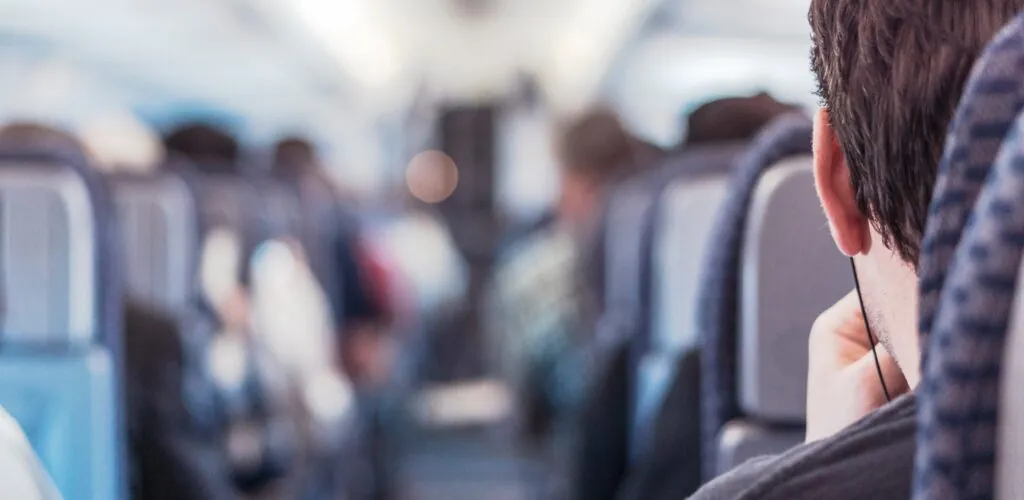 Covid-19: fin de las mascarillas en aeropuertos y aviones de Europa