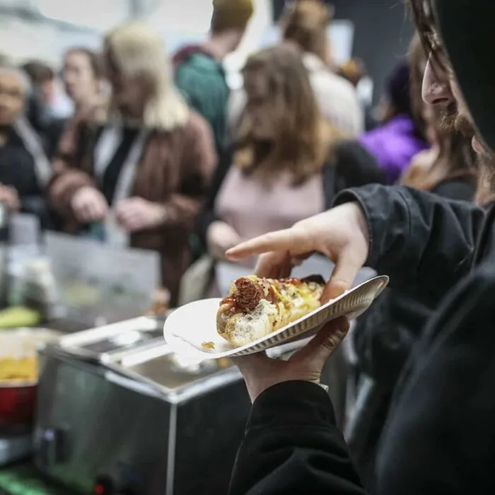 Une dégusttation de hot-dog vegan - http://www.irishveganfestival.com