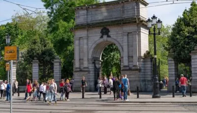 St Stephen’s Green 1 Fusiliers’ Arch en la entrada de St Stephen’s Green, en Dublín