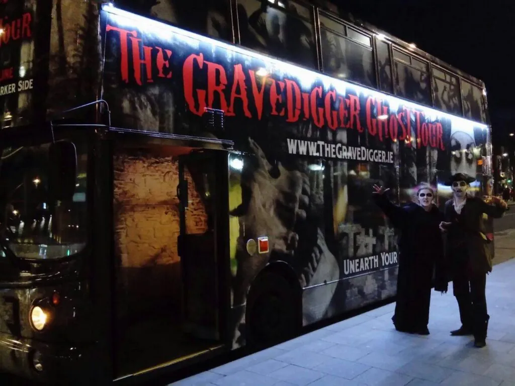 the gravedigger ghost tour
