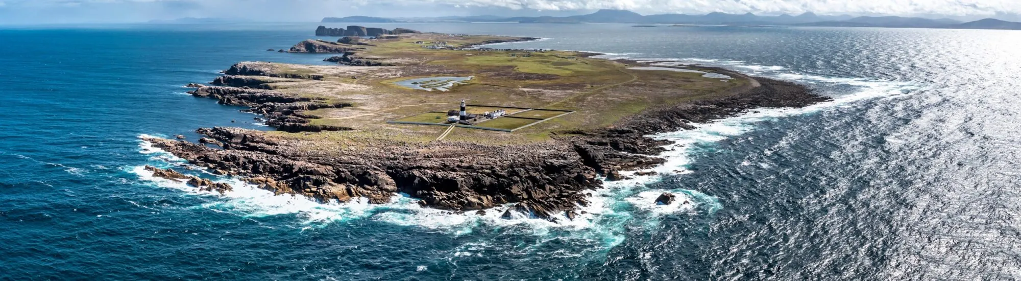 Faro de la Isla Tory