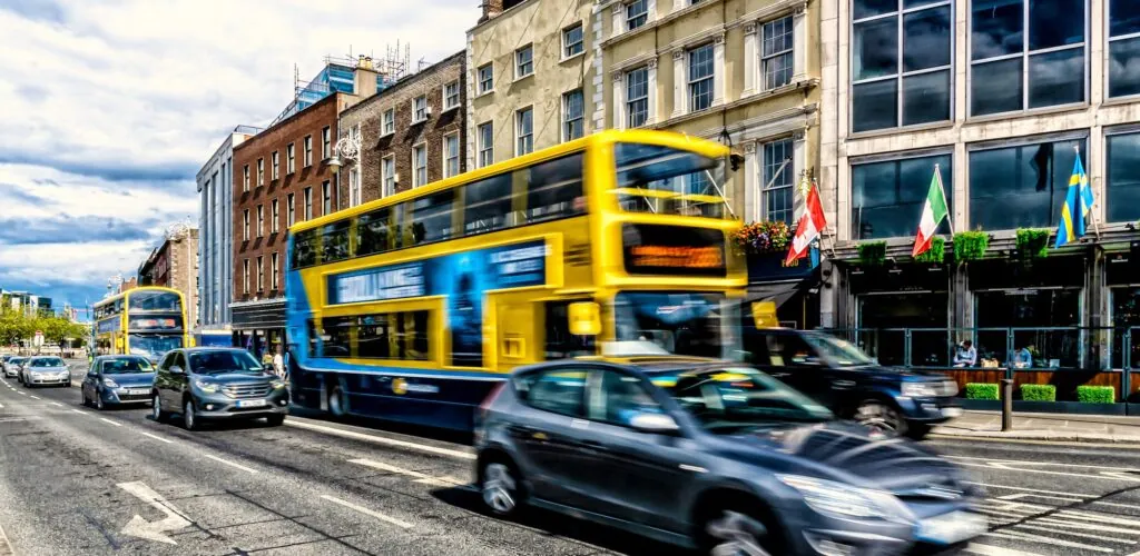 Dublín descongestiona el tráfico del centro, prohibiendo los coches en College Green