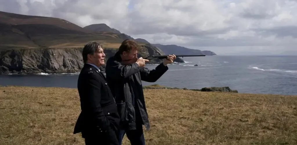 En la Tierra de Santos y Pecadores: la película con Liam Neeson llega a Amazon Prime. Solo su reparto y sus paisajes salvan el largometraje…