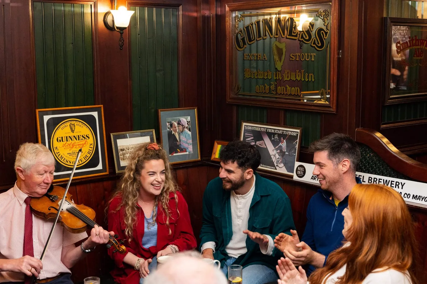 Un pub irlandés - © Failte Ireland