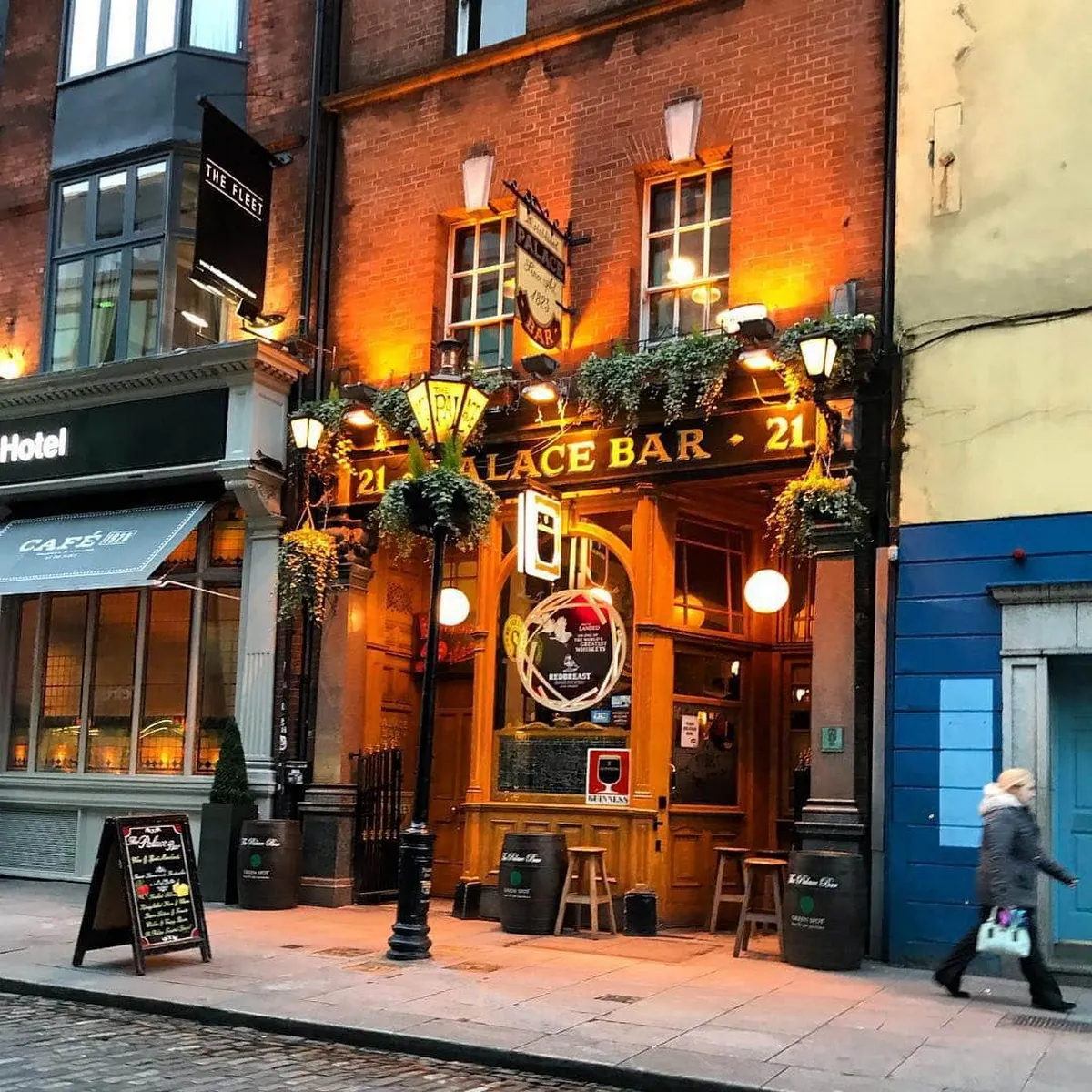 The Palace Bar - @hannahemiliamortsell