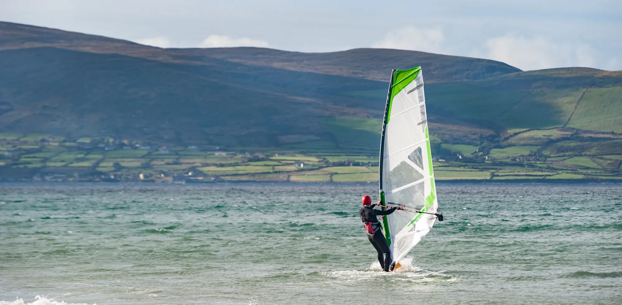 Du windsurf en Irlande - © Gabriel Cassan