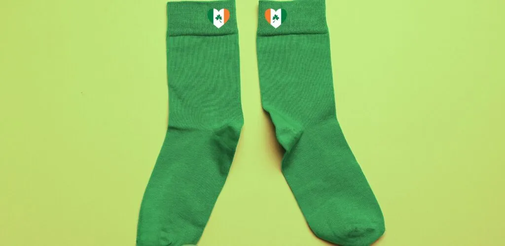 Nueva ley en Irlanda: ¡los calcetines verdes son obligatorios los días de lluvia!