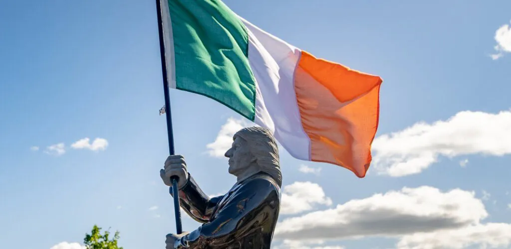 Belfast - Se inaugura una estatua de Bobby Sands para conmemorar el 44 aniversario de su muerte