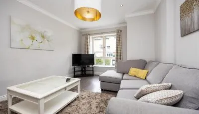 5-bed Dream Home By Sea & City with free parking